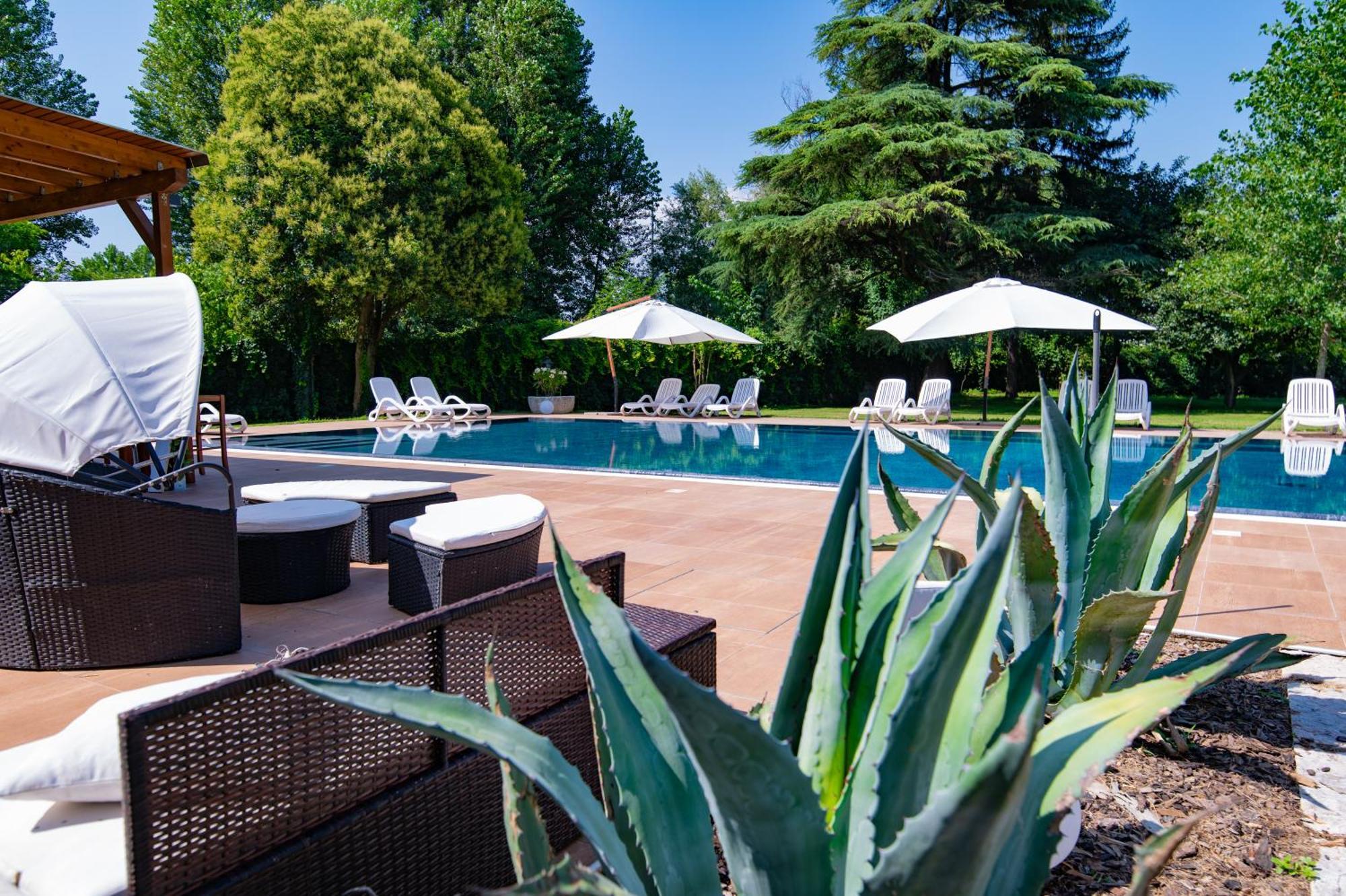 Villa Vitti'S - Verona Est Camping Сан Мартино Буон Алберго Екстериор снимка
